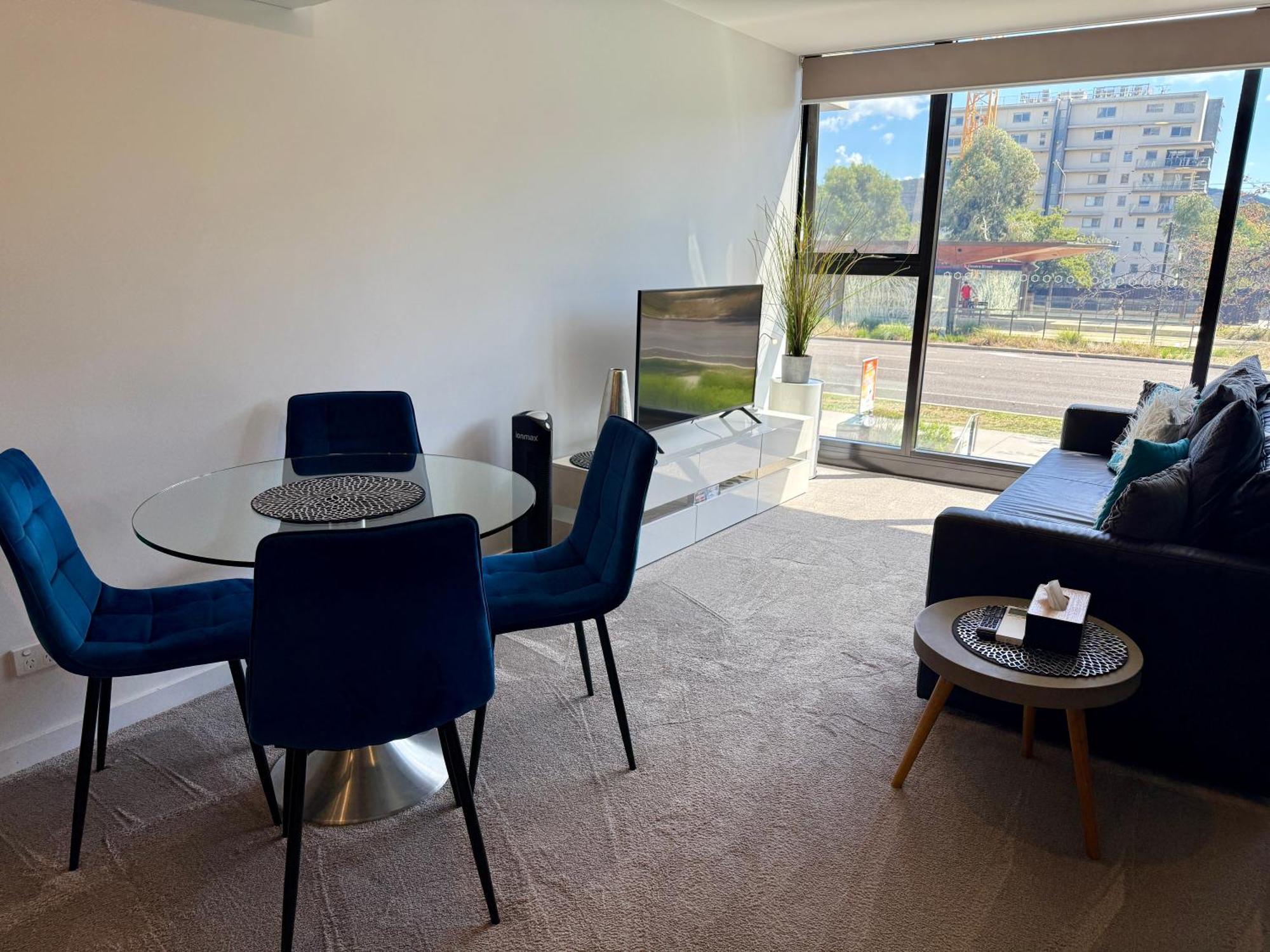 Midnight Luxe 1Br 1Bath Apartment 104 In The Heart Of Braddon Pool Sauna Secure Parking Wine Wifi แคนเบอร์รา ภายนอก รูปภาพ